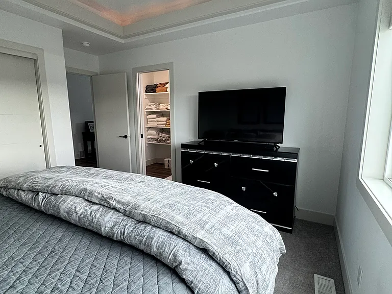 5340 Amherst Dr — Photo 27