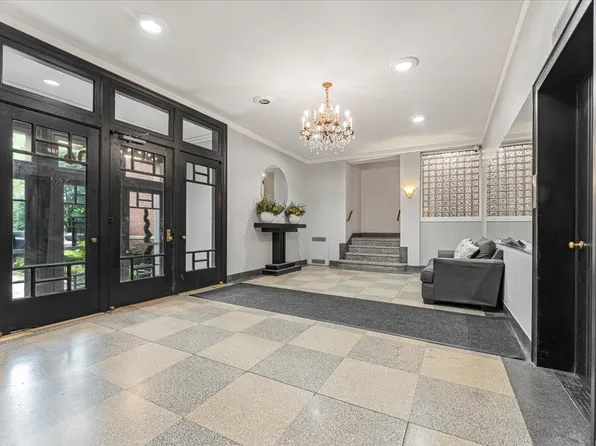 306 Mosholu Parkway image 10 of 11