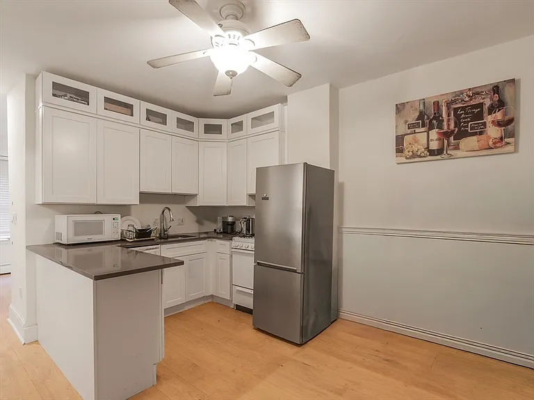 22 Irving St #2 — Photo 1