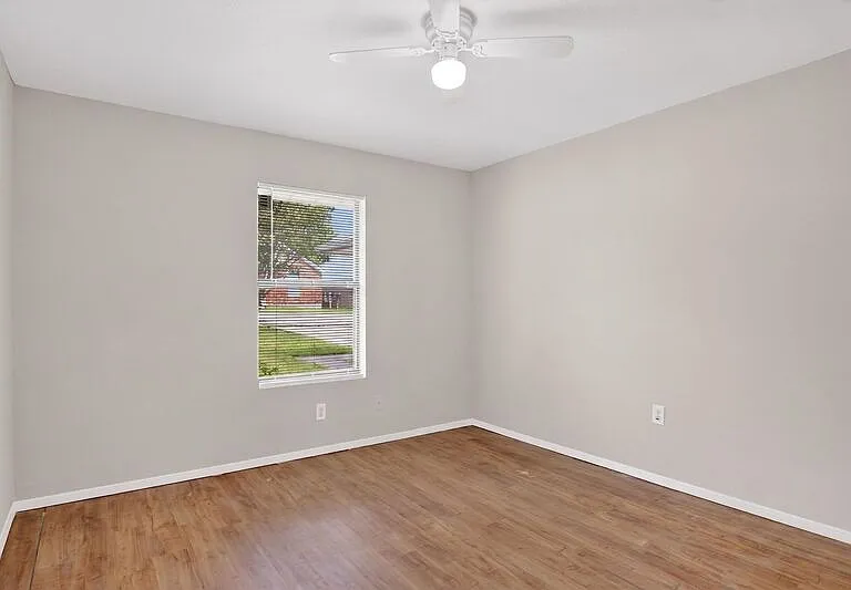 609 Trout St — Photo 11