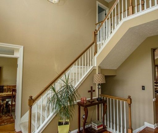 2nd image of 20572 Beechwood Ln