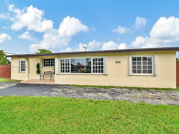 2nd image of 9555 Dominican Dr