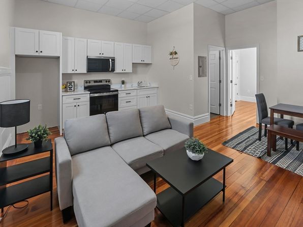 75 County Street 3, Seekonk, MA 02771