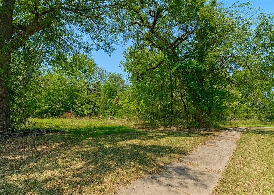 2nd image of 710 S 2nd St Lot 17