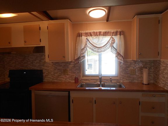 3rd image of 14945 Rialto Ave