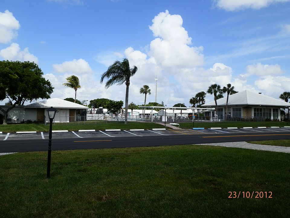 Pool/Clubhouse View
