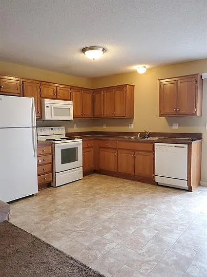 425-C Hawthorne Blvd #3 — Photo 5