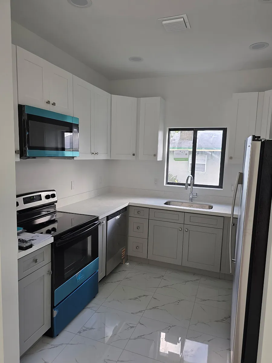 Building Photo - 417 N Deerfield Ave