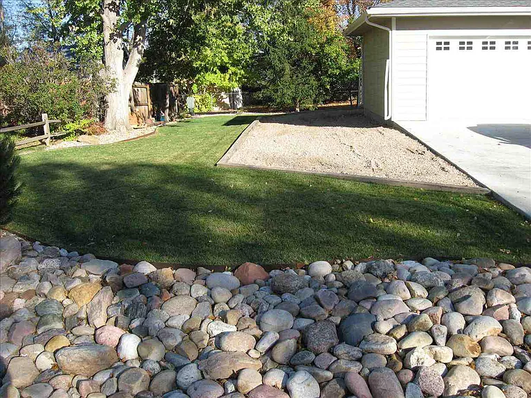 7808 Costigan Ave — Photo 4