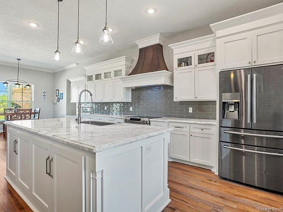 5th image of 16052 Fleur De Lis Dr
