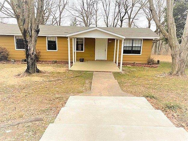 Front of home, very private