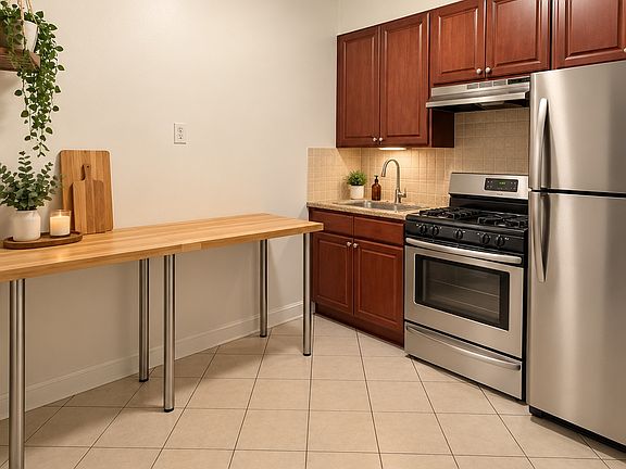 4th image of 685 Manhattan Ave APT 3F