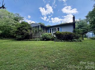 5 Dewberry Dr, Hendersonville, NC 28792