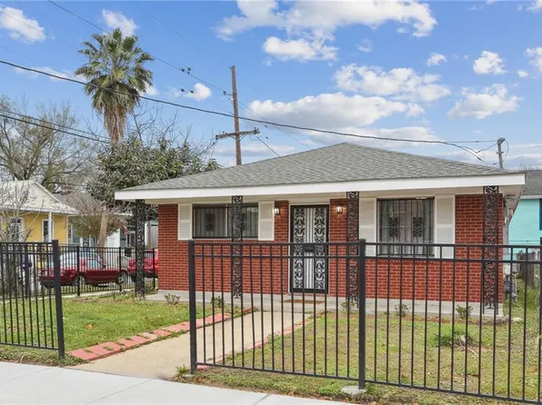 7551 Oak St, New Orleans, LA 70118