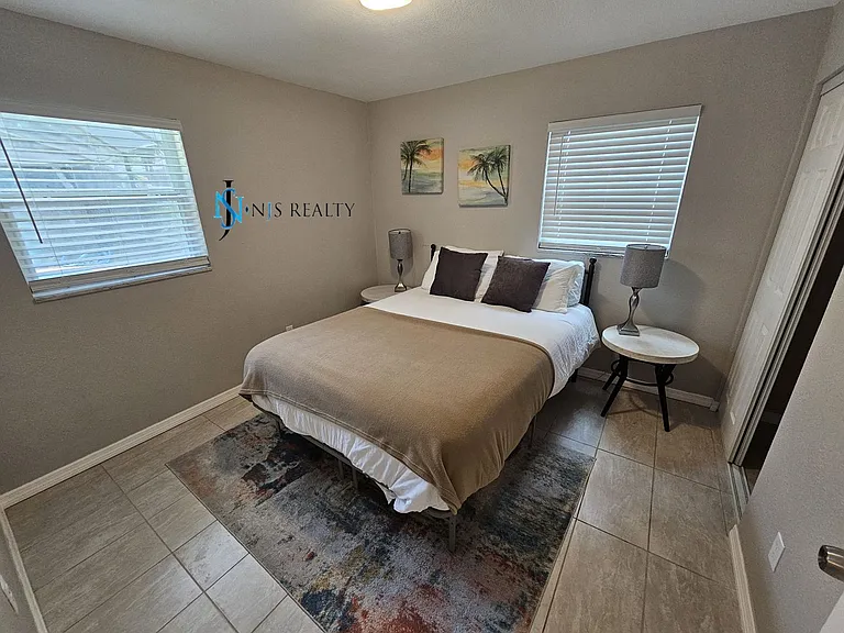 2173 Gladys St — Photo 11
