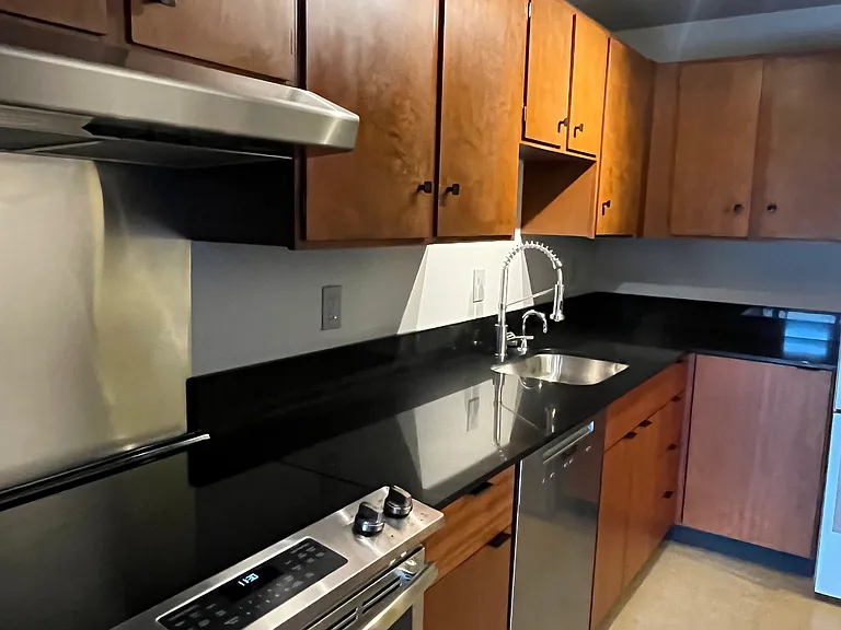 320 Melrose Ave E #506 — Photo 6