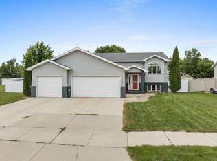 1308 34th Ave SW, Minot, ND 58701