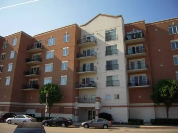 8822 Brookfield Ave Unit 304, Brookfield, IL 60513