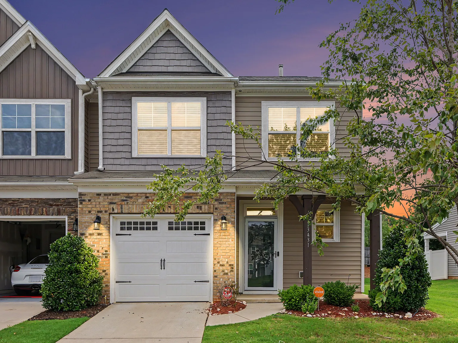 3 bed, 2.5 bath, 2024 sqft, $2,250 — Photo 2