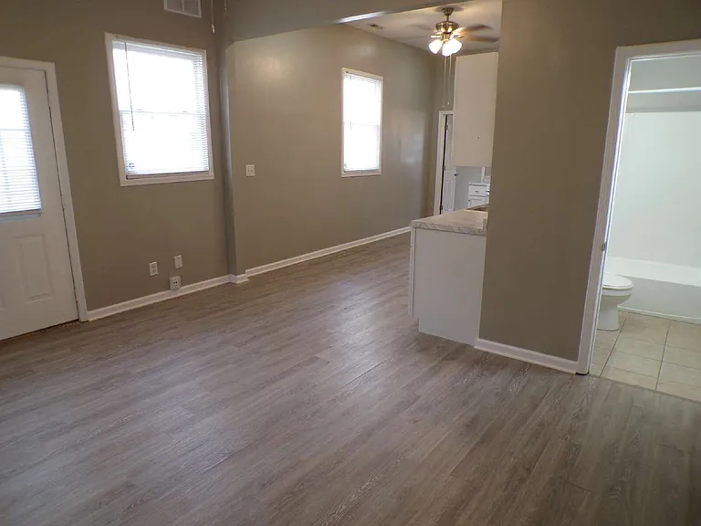 2508 Elliott Ave — Photo 12