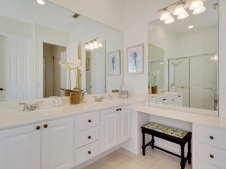 511 Sweet Bay Cir — Photo 23