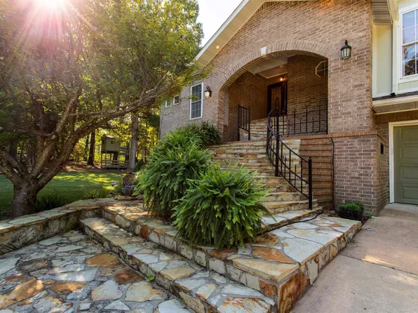 50 Spokane Dr, Cherokee Village, AR 72529