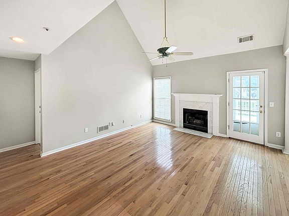 3rd image of 2092 Drogheda Ln