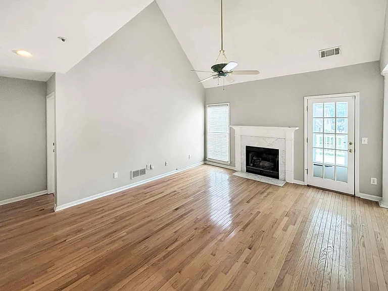 2092 Drogheda Ln — Photo 4