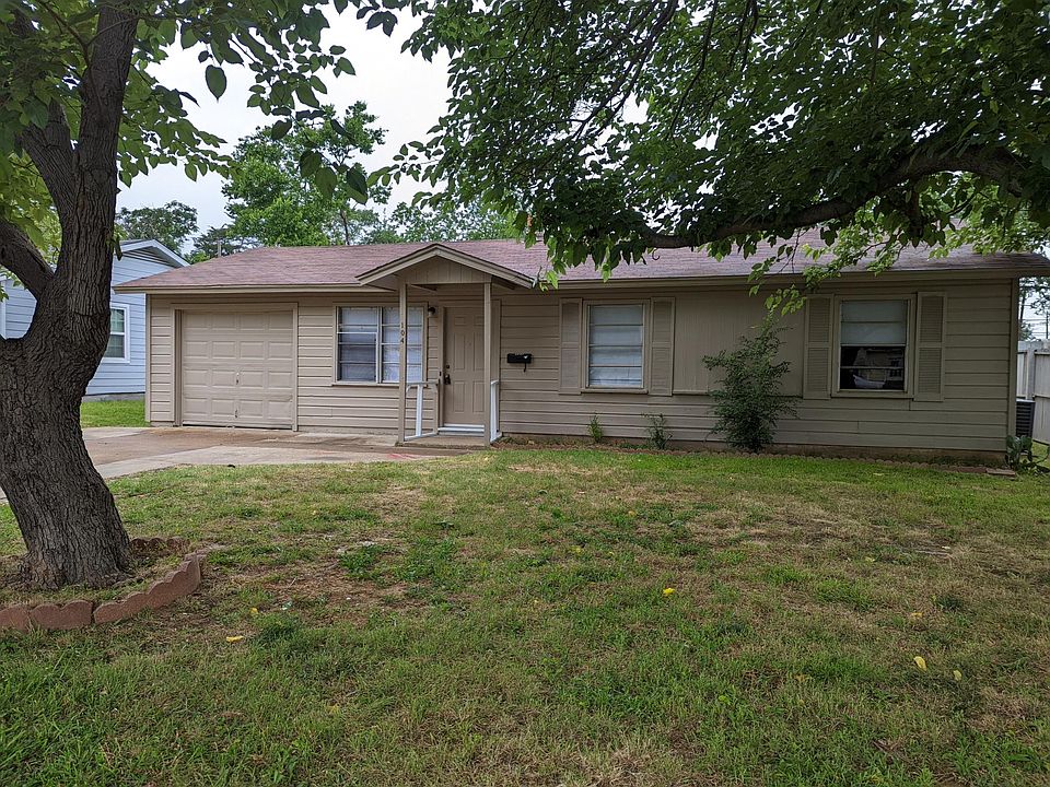1st image of 104 Fannin Dr