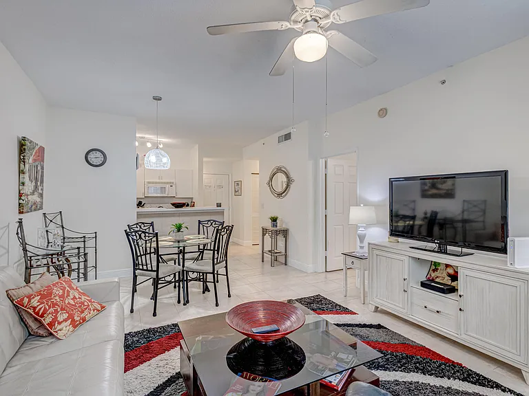 630 Sapodilla Ave #112 — Photo 12