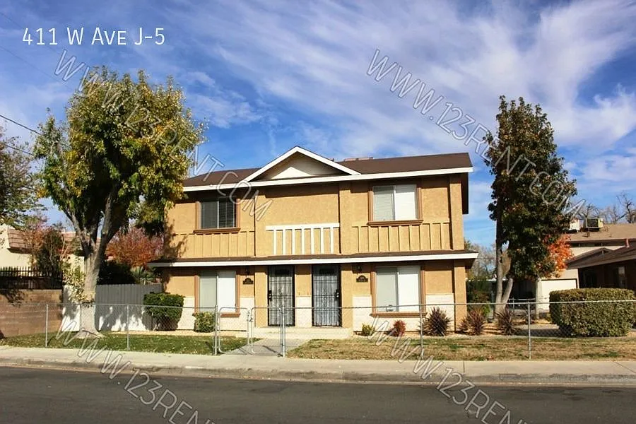 411 W Avenue J #5