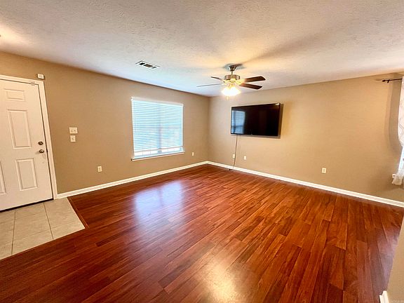 3rd image of 630 Shiloh Dr