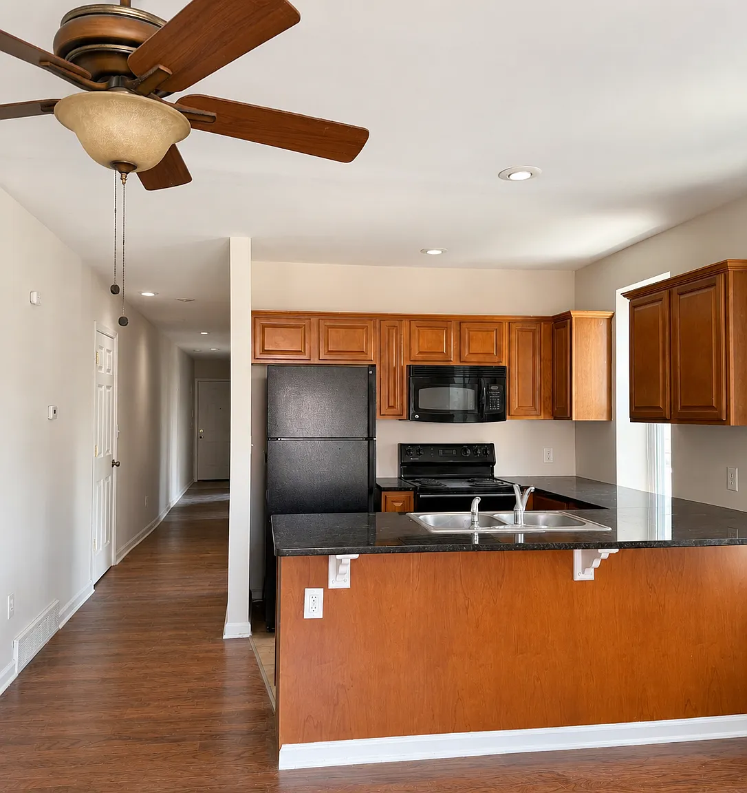 2 bed, 800 sqft, $1,497 — Photo 1