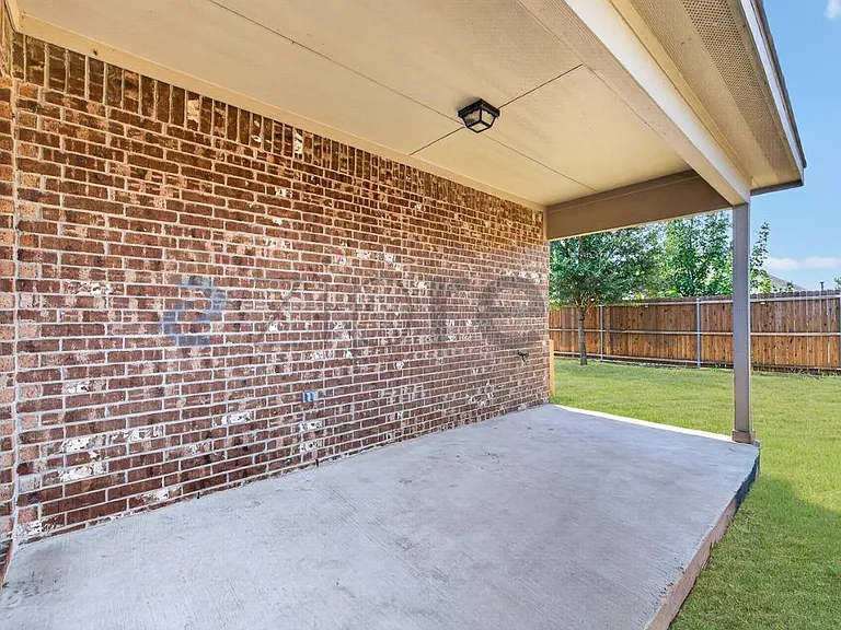 817 Evergreen St — Photo 25