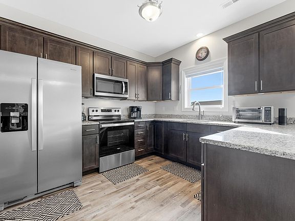 3rd image of 315 Pasture Ln