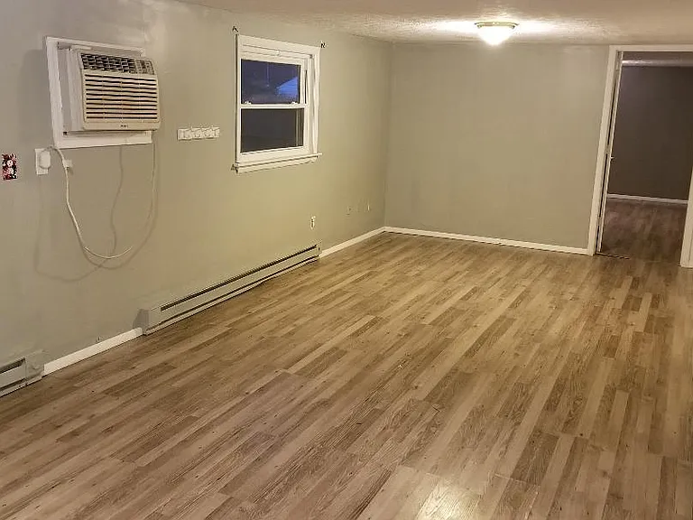 180 Maple Dr — Photo 4