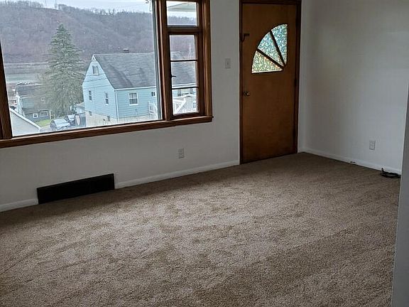 5th image of 1301 Hill St