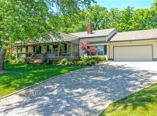 6316 Inderweissen Rd, Blue Springs, MO 64014
