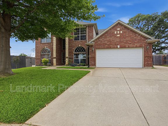 2nd image of 2115 Lexington Dr