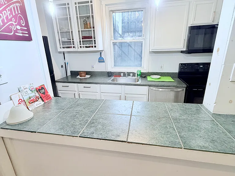 2812 W Girard Ave #1R — Photo 3