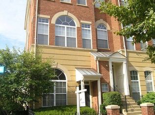 1917 Crescent Park Dr, Reston, VA 20190