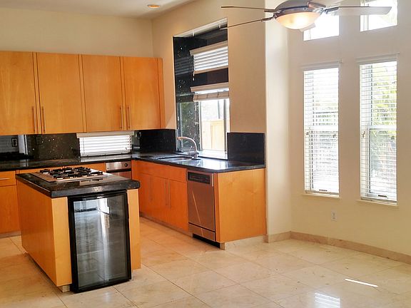 KITCHEN AND BREAKFAST NOOK
