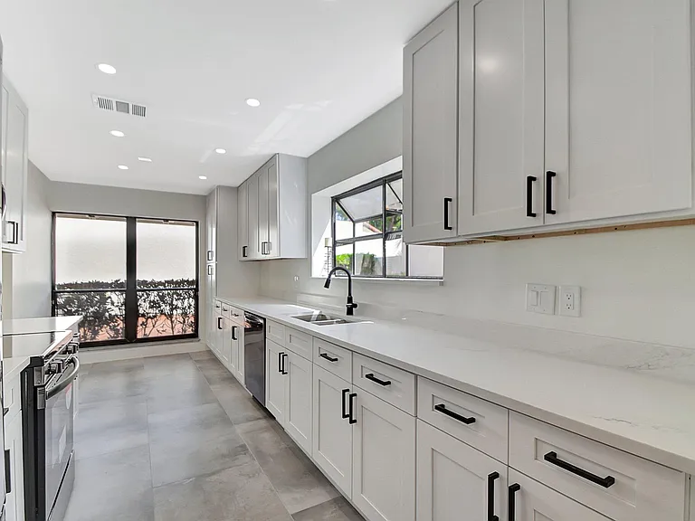 21440 Campo Allegro Dr — Photo 14