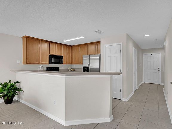 5th image of 849 BLACK CHERRY Drive S