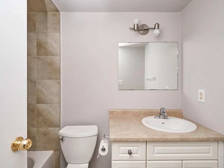 90 Woodlawn Rd #4 — Photo 11