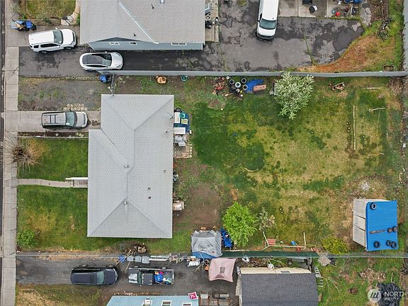 4th image of 542 N Central Drive