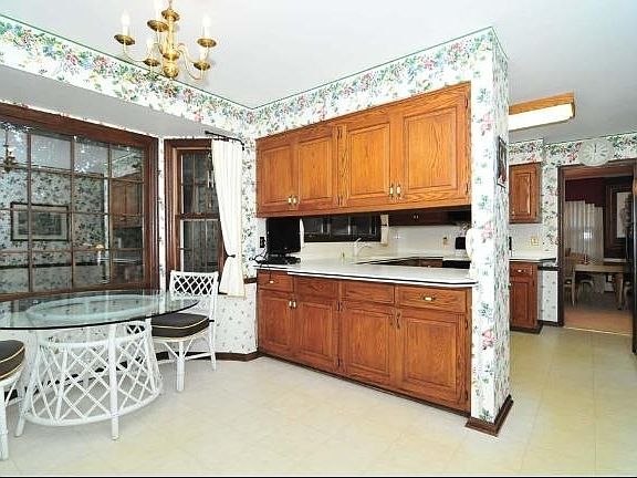 3rd image of 3212 W Chateau Ct