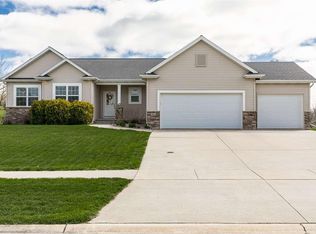 1824 Wenrose Dr NE, North Liberty, IA 52317