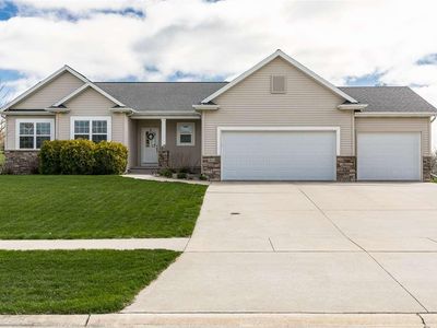 1824 Wenrose Dr NE, North Liberty, IA, 52317