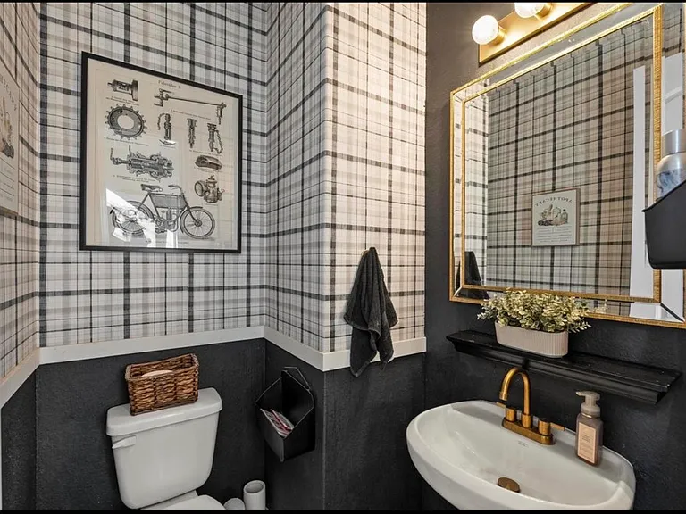 311 Bear Oak St — Photo 32